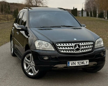 Черный Мерседес М-Класс, объемом двигателя 3 л и пробегом 275 тыс. км за 7900 $, фото 9 на Automoto.ua