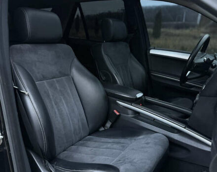 Черный Мерседес М-Класс, объемом двигателя 3 л и пробегом 275 тыс. км за 7900 $, фото 47 на Automoto.ua