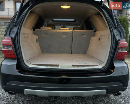 Черный Мерседес М-Класс, объемом двигателя 3.5 л и пробегом 236 тыс. км за 7700 $, фото 64 на Automoto.ua