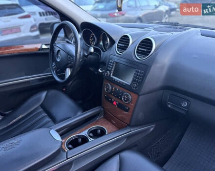 Чорний Мерседес М-Клас, об'ємом двигуна 2.99 л та пробігом 378 тис. км за 9999 $, фото 43 на Automoto.ua