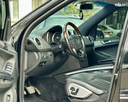 Черный Мерседес М-Класс, объемом двигателя 3.5 л и пробегом 277 тыс. км за 8500 $, фото 8 на Automoto.ua