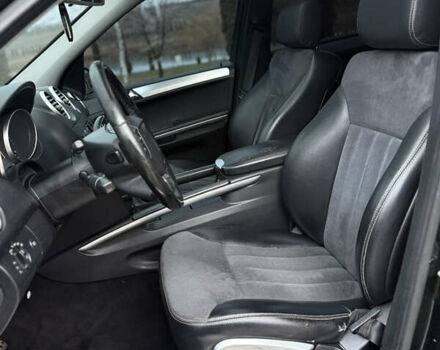 Черный Мерседес М-Класс, объемом двигателя 3 л и пробегом 275 тыс. км за 7900 $, фото 50 на Automoto.ua