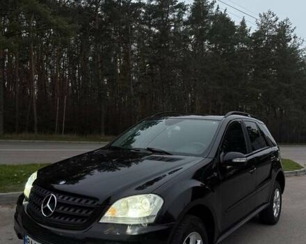 Черный Мерседес М-Класс, объемом двигателя 2.99 л и пробегом 396 тыс. км за 12000 $, фото 5 на Automoto.ua