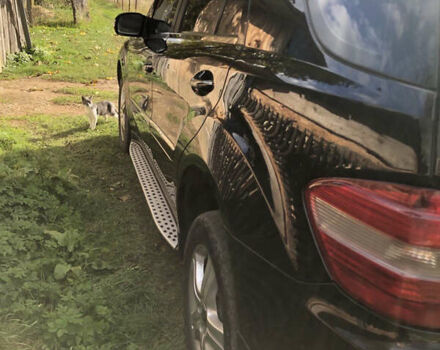 Черный Мерседес М-Класс, объемом двигателя 2.99 л и пробегом 290 тыс. км за 12500 $, фото 2 на Automoto.ua