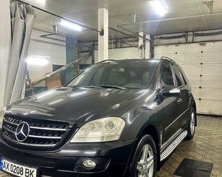 Черный Мерседес М-Класс, объемом двигателя 3.5 л и пробегом 241 тыс. км за 9800 $, фото 11 на Automoto.ua