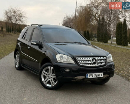 Черный Мерседес М-Класс, объемом двигателя 3 л и пробегом 275 тыс. км за 7900 $, фото 31 на Automoto.ua