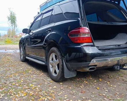 Чорний Мерседес М-Клас, об'ємом двигуна 3.5 л та пробігом 300 тис. км за 8100 $, фото 2 на Automoto.ua