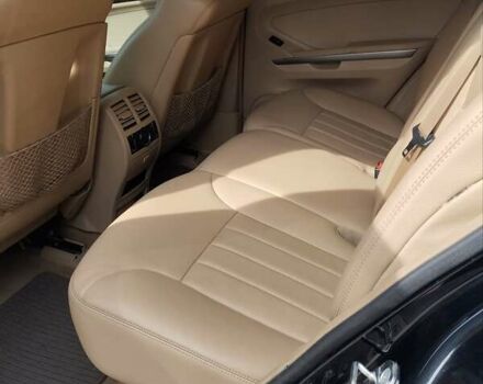 Черный Мерседес М-Класс, объемом двигателя 5.46 л и пробегом 239 тыс. км за 10800 $, фото 15 на Automoto.ua