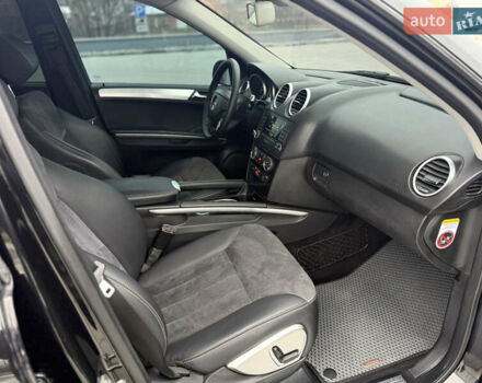 Чорний Мерседес М-Клас, об'ємом двигуна 2.99 л та пробігом 373 тис. км за 10800 $, фото 44 на Automoto.ua