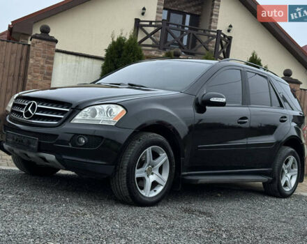 Черный Мерседес М-Класс, объемом двигателя 3.5 л и пробегом 236 тыс. км за 7700 $, фото 27 на Automoto.ua