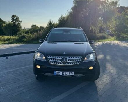 Черный Мерседес М-Класс, объемом двигателя 3.5 л и пробегом 250 тыс. км за 11000 $, фото 4 на Automoto.ua