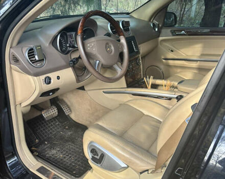 Черный Мерседес М-Класс, объемом двигателя 6.3 л и пробегом 148 тыс. км за 12500 $, фото 5 на Automoto.ua