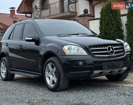 Черный Мерседес М-Класс, объемом двигателя 3.5 л и пробегом 236 тыс. км за 7700 $, фото 24 на Automoto.ua