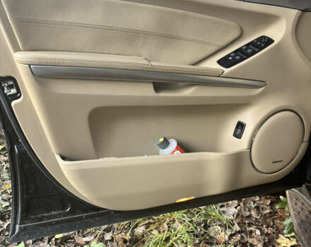 Черный Мерседес М-Класс, объемом двигателя 6.3 л и пробегом 148 тыс. км за 12500 $, фото 10 на Automoto.ua