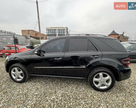 Черный Мерседес М-Класс, объемом двигателя 2.99 л и пробегом 327 тыс. км за 11300 $, фото 7 на Automoto.ua