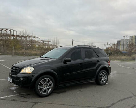 Черный Мерседес М-Класс, объемом двигателя 3.5 л и пробегом 277 тыс. км за 9000 $, фото 28 на Automoto.ua