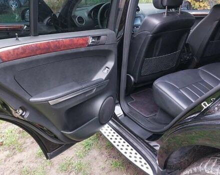 Черный Мерседес М-Класс, объемом двигателя 5.46 л и пробегом 310 тыс. км за 14000 $, фото 7 на Automoto.ua