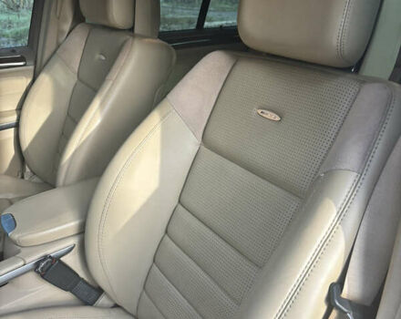 Черный Мерседес М-Класс, объемом двигателя 6.3 л и пробегом 148 тыс. км за 12500 $, фото 7 на Automoto.ua