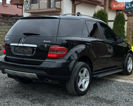 Черный Мерседес М-Класс, объемом двигателя 3.5 л и пробегом 236 тыс. км за 7700 $, фото 7 на Automoto.ua