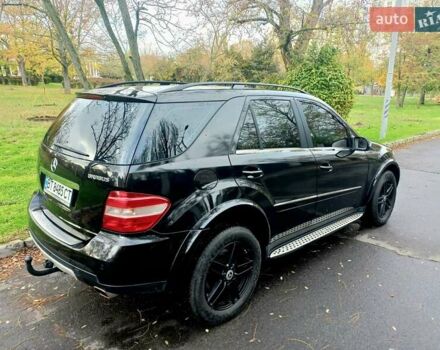 Черный Мерседес М-Класс, объемом двигателя 3.5 л и пробегом 100 тыс. км за 10400 $, фото 1 на Automoto.ua