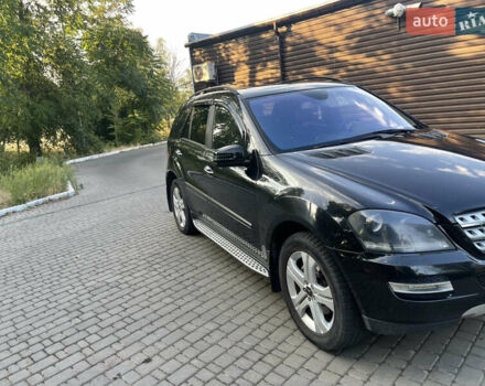 Чорний Мерседес М-Клас, об'ємом двигуна 3.5 л та пробігом 60 тис. км за 12000 $, фото 2 на Automoto.ua