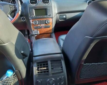 Черный Мерседес М-Класс, объемом двигателя 3.49 л и пробегом 234 тыс. км за 10599 $, фото 2 на Automoto.ua