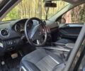 Черный Мерседес М-Класс, объемом двигателя 3.5 л и пробегом 296 тыс. км за 12000 $, фото 3 на Automoto.ua