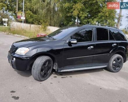 Черный Мерседес М-Класс, объемом двигателя 5.5 л и пробегом 238 тыс. км за 11300 $, фото 10 на Automoto.ua