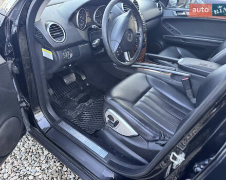 Чорний Мерседес М-Клас, об'ємом двигуна 2.99 л та пробігом 378 тис. км за 9999 $, фото 23 на Automoto.ua