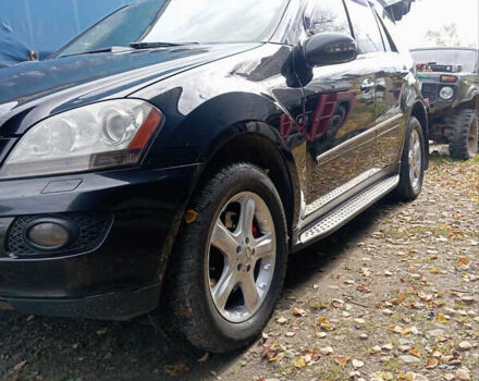 Чорний Мерседес М-Клас, об'ємом двигуна 3.5 л та пробігом 300 тис. км за 8100 $, фото 1 на Automoto.ua