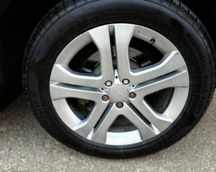 Черный Мерседес М-Класс, объемом двигателя 3 л и пробегом 275 тыс. км за 7900 $, фото 90 на Automoto.ua