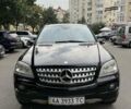 Черный Мерседес М-Класс, объемом двигателя 3.5 л и пробегом 358 тыс. км за 10000 $, фото 1 на Automoto.ua