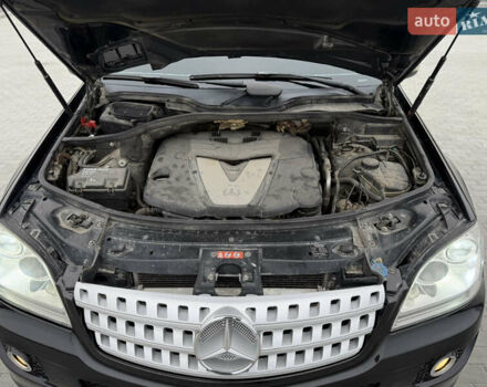 Чорний Мерседес М-Клас, об'ємом двигуна 2.99 л та пробігом 373 тис. км за 10800 $, фото 52 на Automoto.ua