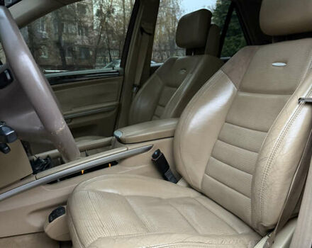 Черный Мерседес М-Класс, объемом двигателя 6.21 л и пробегом 283 тыс. км за 8600 $, фото 9 на Automoto.ua