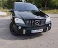 Черный Мерседес М-Класс, объемом двигателя 5.5 л и пробегом 238 тыс. км за 11300 $, фото 6 на Automoto.ua