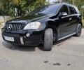 Черный Мерседес М-Класс, объемом двигателя 5.5 л и пробегом 238 тыс. км за 11300 $, фото 8 на Automoto.ua