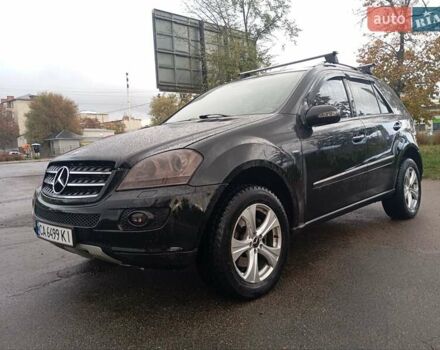 Черный Мерседес М-Класс, объемом двигателя 2.99 л и пробегом 281 тыс. км за 11000 $, фото 4 на Automoto.ua