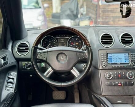 Черный Мерседес М-Класс, объемом двигателя 3.5 л и пробегом 277 тыс. км за 8500 $, фото 10 на Automoto.ua