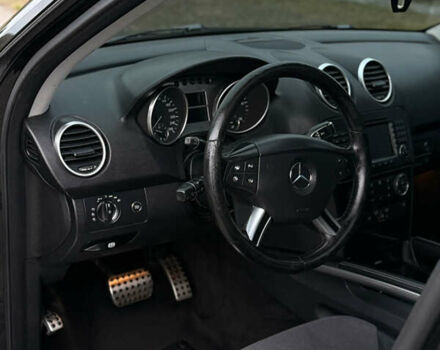 Черный Мерседес М-Класс, объемом двигателя 3 л и пробегом 275 тыс. км за 7900 $, фото 42 на Automoto.ua