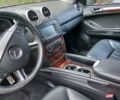 Черный Мерседес М-Класс, объемом двигателя 5.46 л и пробегом 310 тыс. км за 14000 $, фото 2 на Automoto.ua