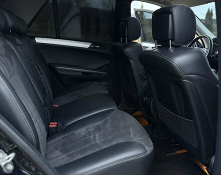 Черный Мерседес М-Класс, объемом двигателя 3 л и пробегом 275 тыс. км за 7900 $, фото 62 на Automoto.ua