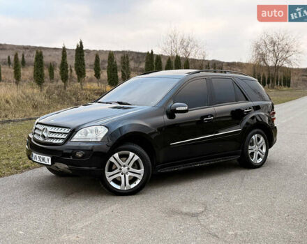 Черный Мерседес М-Класс, объемом двигателя 3 л и пробегом 275 тыс. км за 7900 $, фото 13 на Automoto.ua