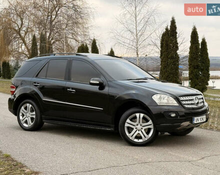 Черный Мерседес М-Класс, объемом двигателя 3 л и пробегом 275 тыс. км за 7900 $, фото 8 на Automoto.ua