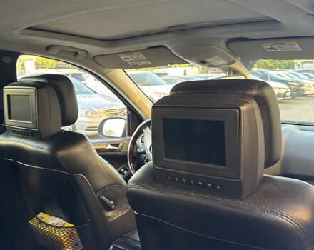 Черный Мерседес М-Класс, объемом двигателя 4.97 л и пробегом 277 тыс. км за 9500 $, фото 7 на Automoto.ua