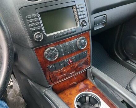 Черный Мерседес М-Класс, объемом двигателя 5.46 л и пробегом 310 тыс. км за 14000 $, фото 12 на Automoto.ua