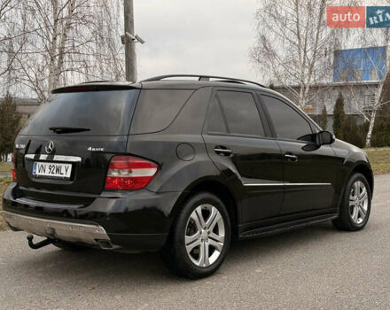 Черный Мерседес М-Класс, объемом двигателя 3 л и пробегом 275 тыс. км за 7900 $, фото 39 на Automoto.ua