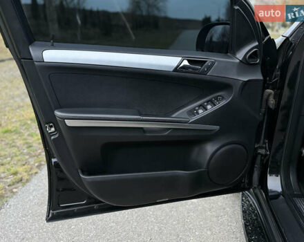 Черный Мерседес М-Класс, объемом двигателя 3 л и пробегом 275 тыс. км за 7900 $, фото 81 на Automoto.ua