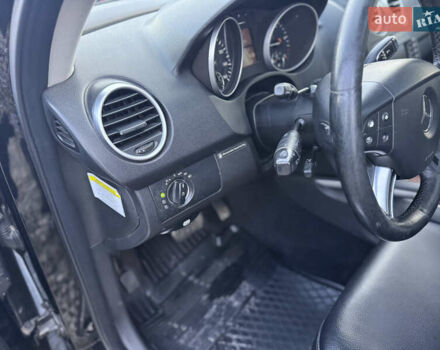 Чорний Мерседес М-Клас, об'ємом двигуна 2.99 л та пробігом 378 тис. км за 9999 $, фото 25 на Automoto.ua