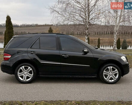 Черный Мерседес М-Класс, объемом двигателя 3 л и пробегом 275 тыс. км за 7900 $, фото 17 на Automoto.ua