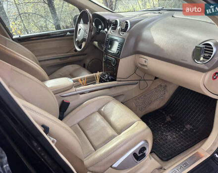 Черный Мерседес М-Класс, объемом двигателя 6.3 л и пробегом 148 тыс. км за 12500 $, фото 19 на Automoto.ua